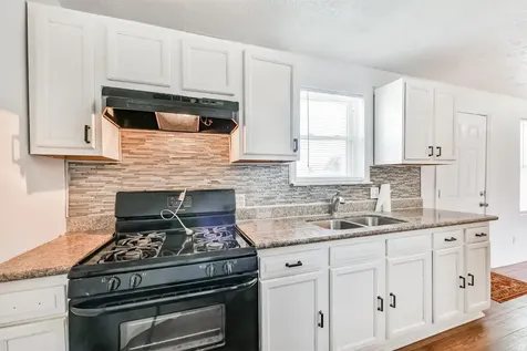 332 N 7th Street La Porte TX 77571
