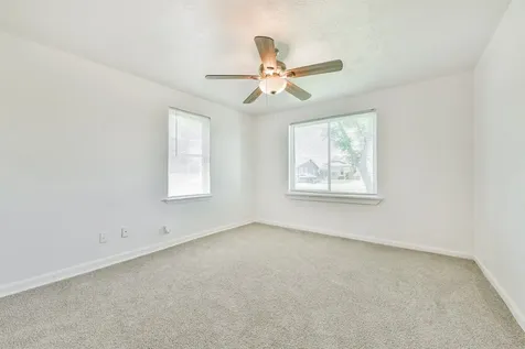 332 N 7th Street La Porte TX 77571