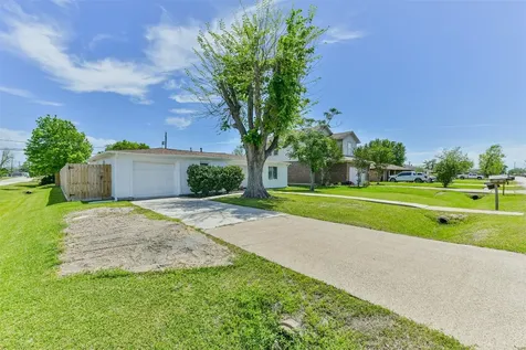 332 N 7th Street La Porte TX 77571