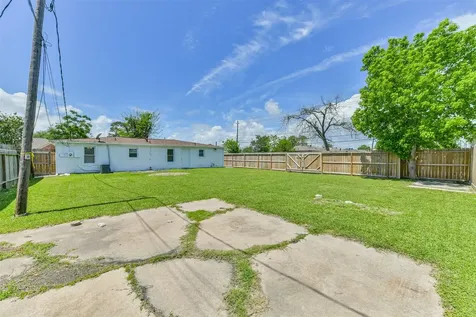 332 N 7th Street La Porte TX 77571