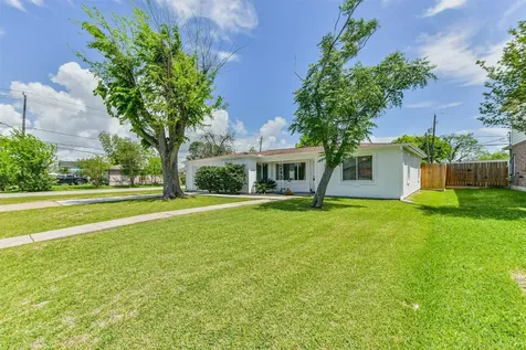 332 N 7th Street La Porte TX 77571