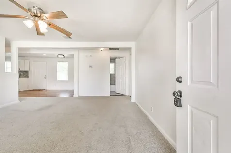 332 N 7th Street La Porte TX 77571