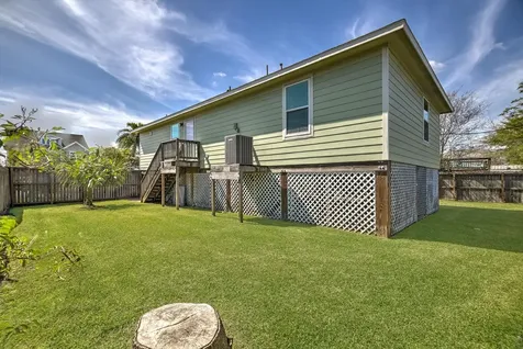 1618 Bayou Shore Drive Galveston TX 77551