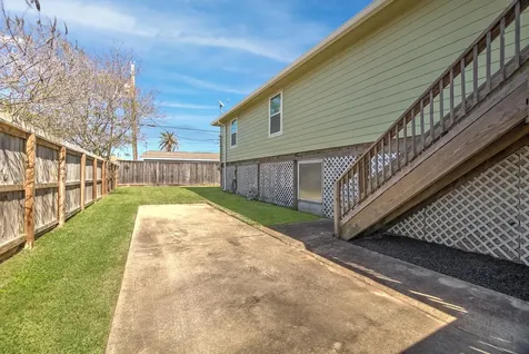 1618 Bayou Shore Drive Galveston TX 77551