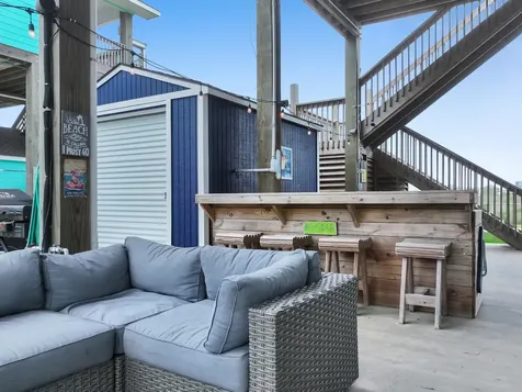 888 S East Road Crystal Beach TX 77650