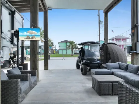 888 S East Road Crystal Beach TX 77650