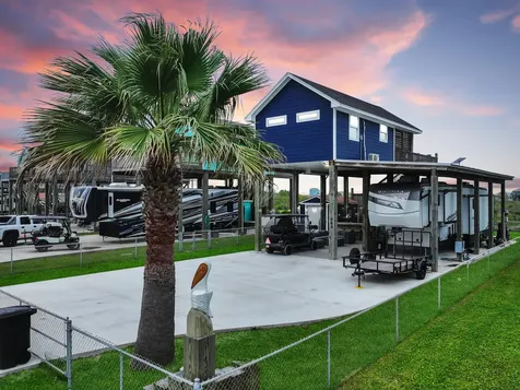 888 S East Road Crystal Beach TX 77650