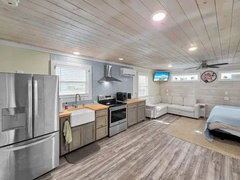 888 S East Road Crystal Beach TX 77650