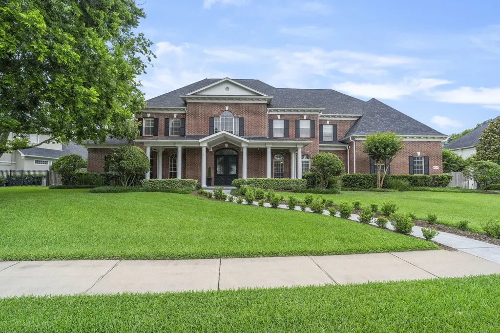 8214 Forest Gate Drive Sugar Land TX 77479