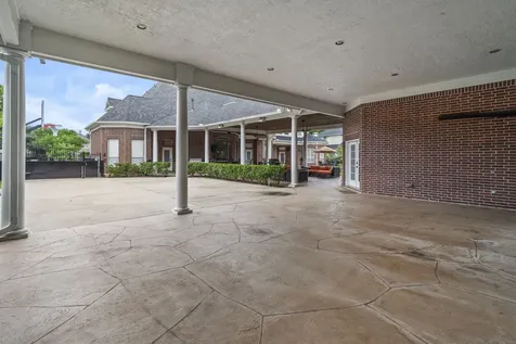 8214 Forest Gate Drive Sugar Land TX 77479