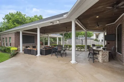 8214 Forest Gate Drive Sugar Land TX 77479