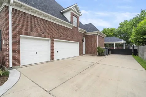 8214 Forest Gate Drive Sugar Land TX 77479