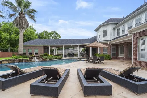 8214 Forest Gate Drive Sugar Land TX 77479