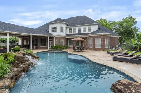 8214 Forest Gate Drive Sugar Land TX 77479