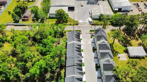 5303 Kindred Garden Lane B Houston TX 77091
