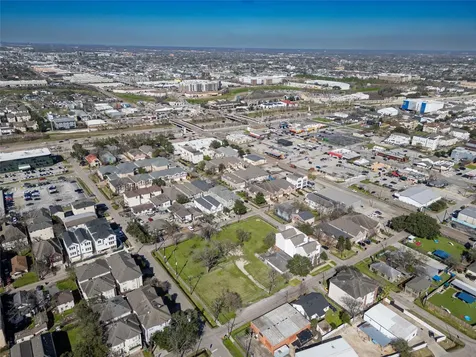 5006 Maxie Street Houston TX 77007
