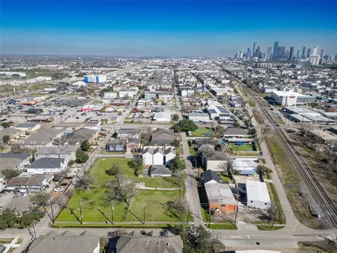 5006 Maxie Street Houston TX 77007