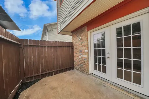 10654 Hazelhurst Drive 28 Houston TX 77043