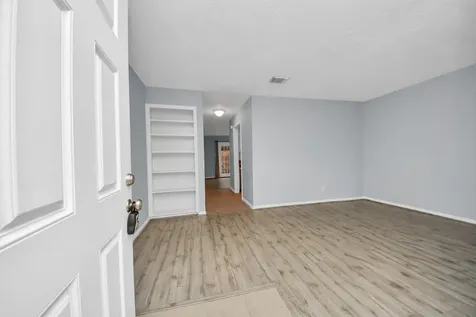 10654 Hazelhurst Drive 28 Houston TX 77043