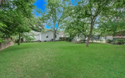 834 Live Oak Street Columbus TX 78934
