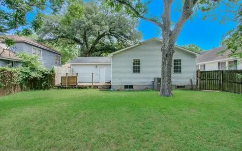 834 Live Oak Street Columbus TX 78934