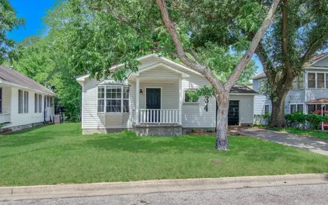 834 Live Oak Street Columbus TX 78934