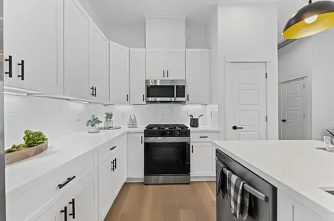 330 Neyland Street Houston TX 77022