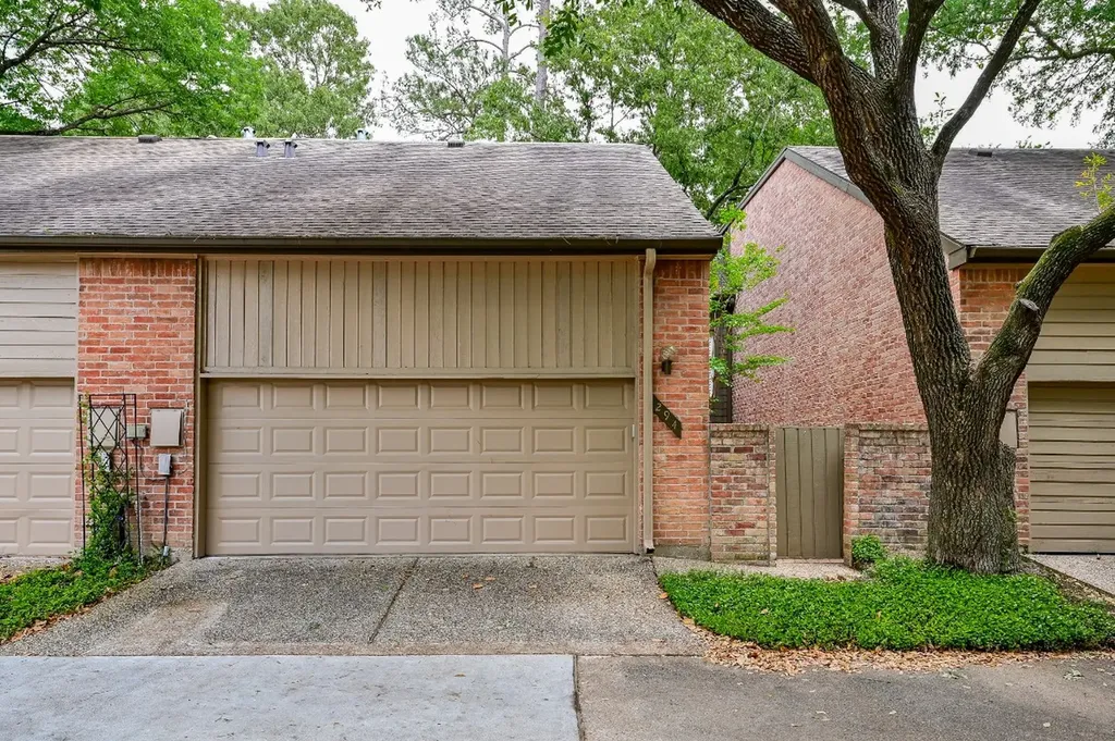 294 Sugarberry Circle Houston TX 77024