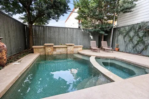 1230 W Bell Street Houston TX 77019