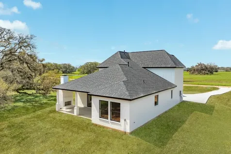 1737 Flintlock Court Angleton TX 77515