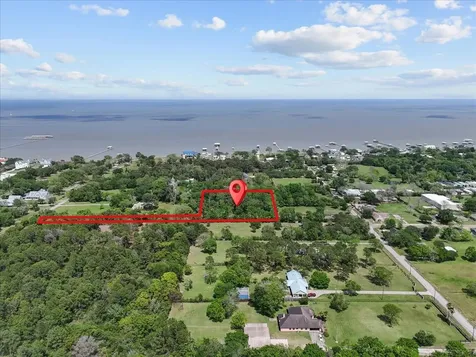 325 Bay Avenue S Kemah TX 77565