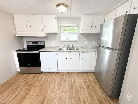 110 #32 Woodlawn Drive 32 Friendswood TX 77546