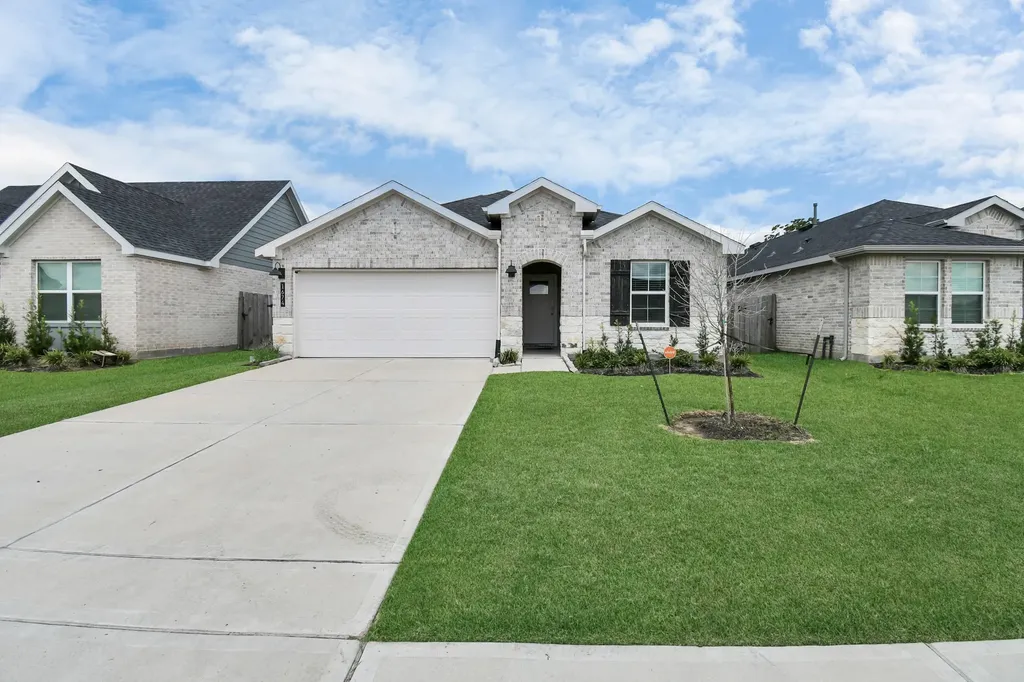 1674 Westway Drive Fresno TX 77545