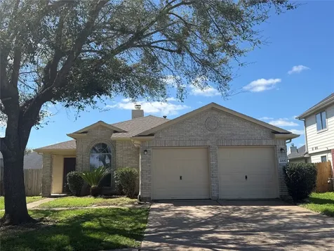2215 Beacon Light Lane Fresno TX 77545