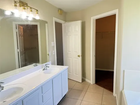 2215 Beacon Light Lane Fresno TX 77545