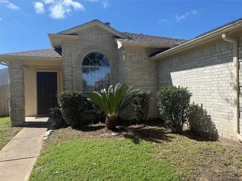 2215 Beacon Light Lane Fresno TX 77545