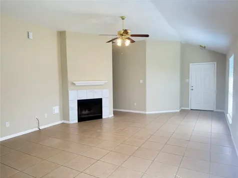 2215 Beacon Light Lane Fresno TX 77545