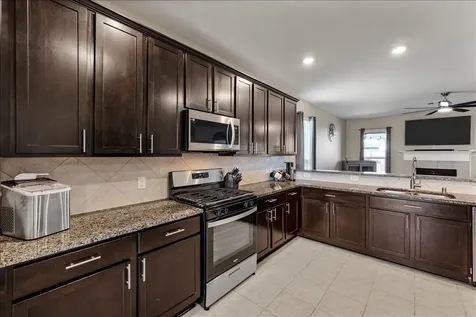 7820 Quartz Lane Texas City TX 77591