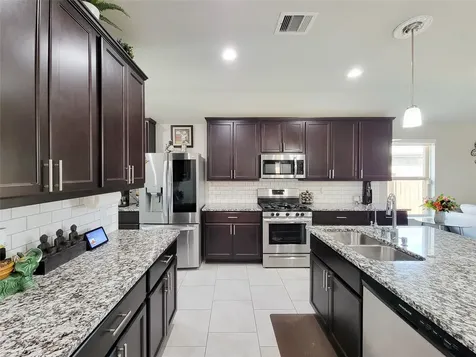 610 Autumn Flats Way Rosharon TX 77583