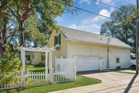 305 Hardeman Street Sealy TX 77474