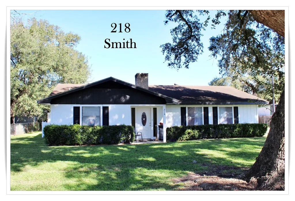 218 Smith Street Columbus TX 78934