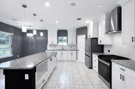 5125 Larkspur Street Houston TX 77033