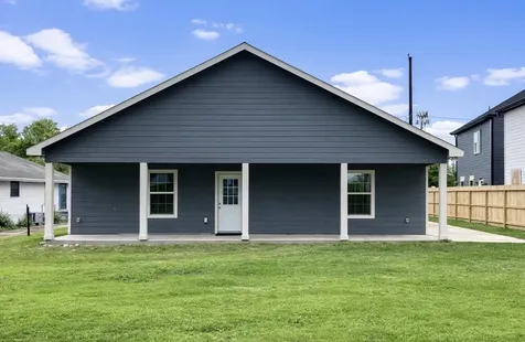 5125 Larkspur Street Houston TX 77033