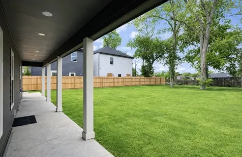 5125 Larkspur Street Houston TX 77033