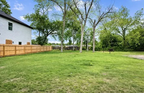5125 Larkspur Street Houston TX 77033
