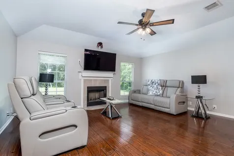 198 Oak Hollow Boulevard Magnolia TX 77355