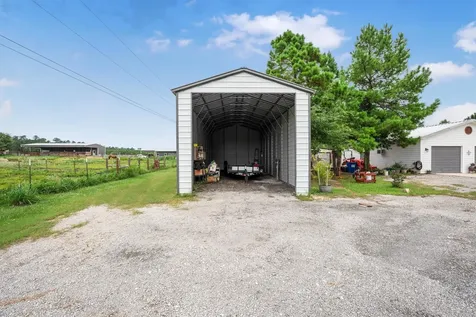 1022 Fm 1696 Road W Huntsville TX 77320