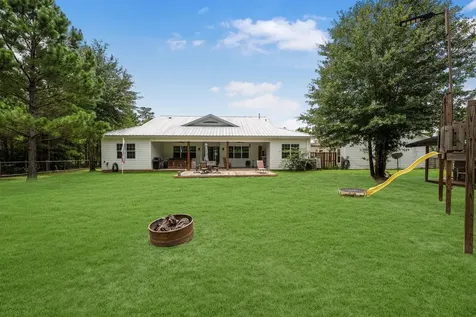 1022 Fm 1696 Road W Huntsville TX 77320