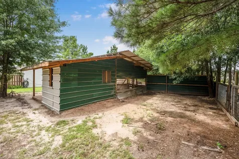 1022 Fm 1696 Road W Huntsville TX 77320