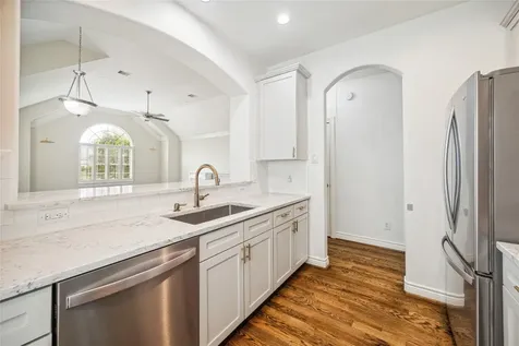 5841 Katy Street Houston TX 77007